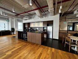 UE Square (D9), Office #558228311